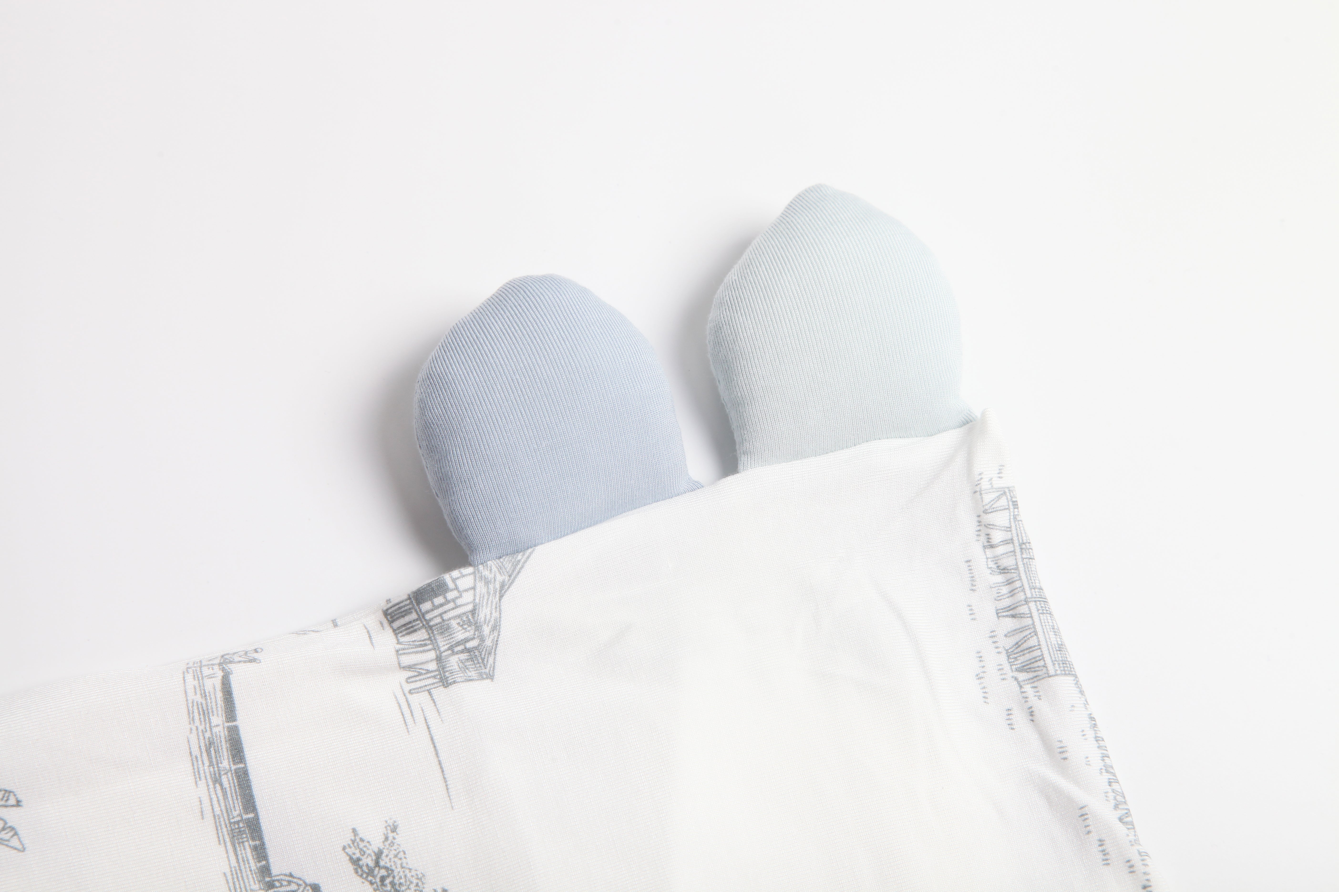 Vỏ gối vải sợi tre Little Rei Plush Case (Không kèm ruột gối)