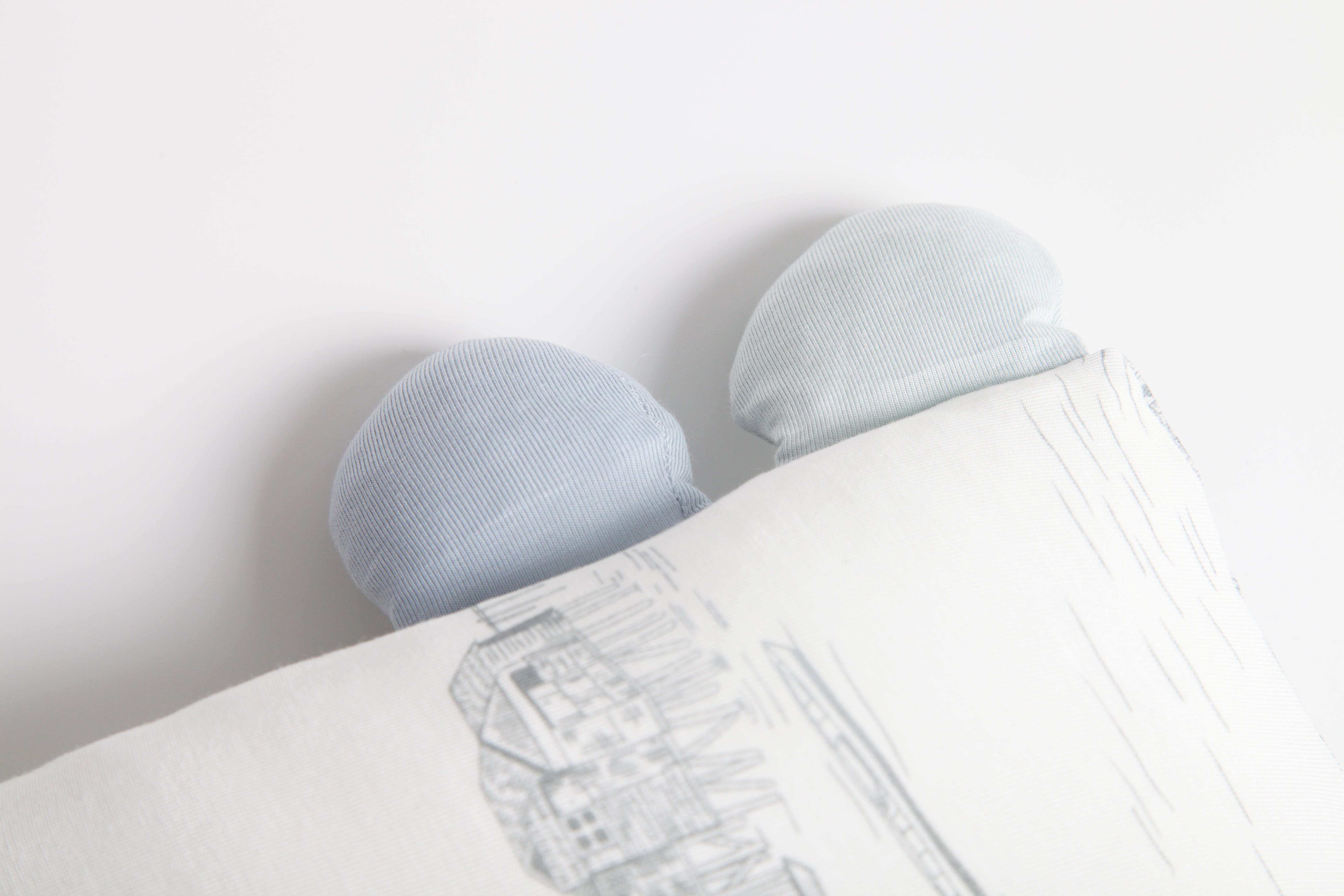 Little Rei premium bamboo fiber pillow, 100% polyester pillow core, soft, breathable for good sleep