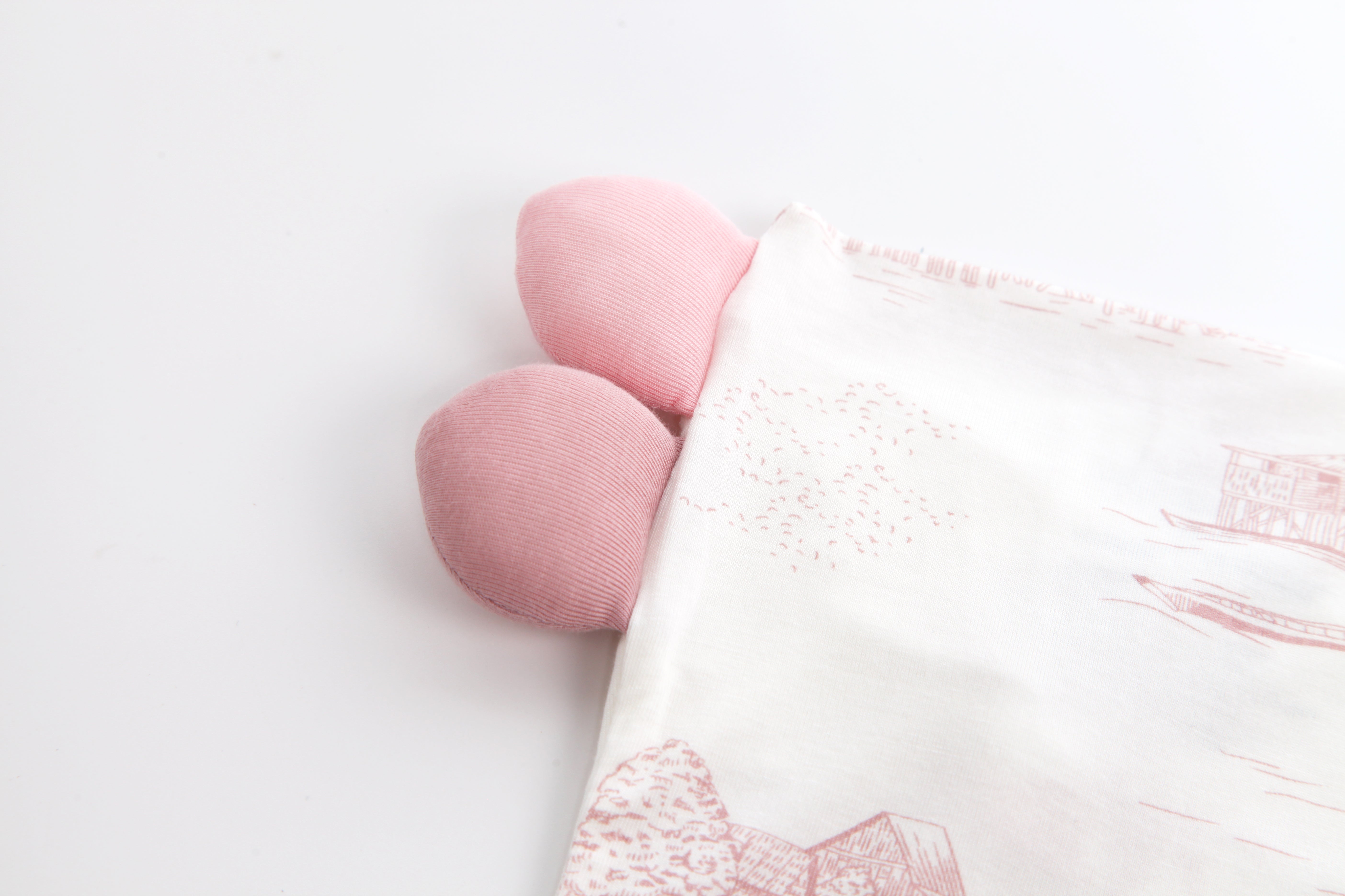 Vỏ gối vải sợi tre Little Rei Plush Case (Không kèm ruột gối)