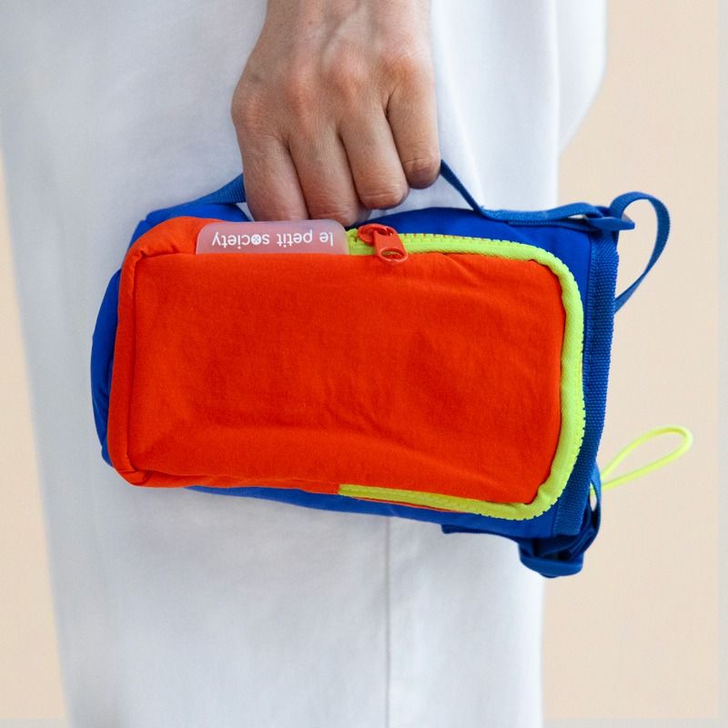 Túi Đựng Bình Nước Có Quai Đeo Le Petit Society Water Bottle Sling Bag