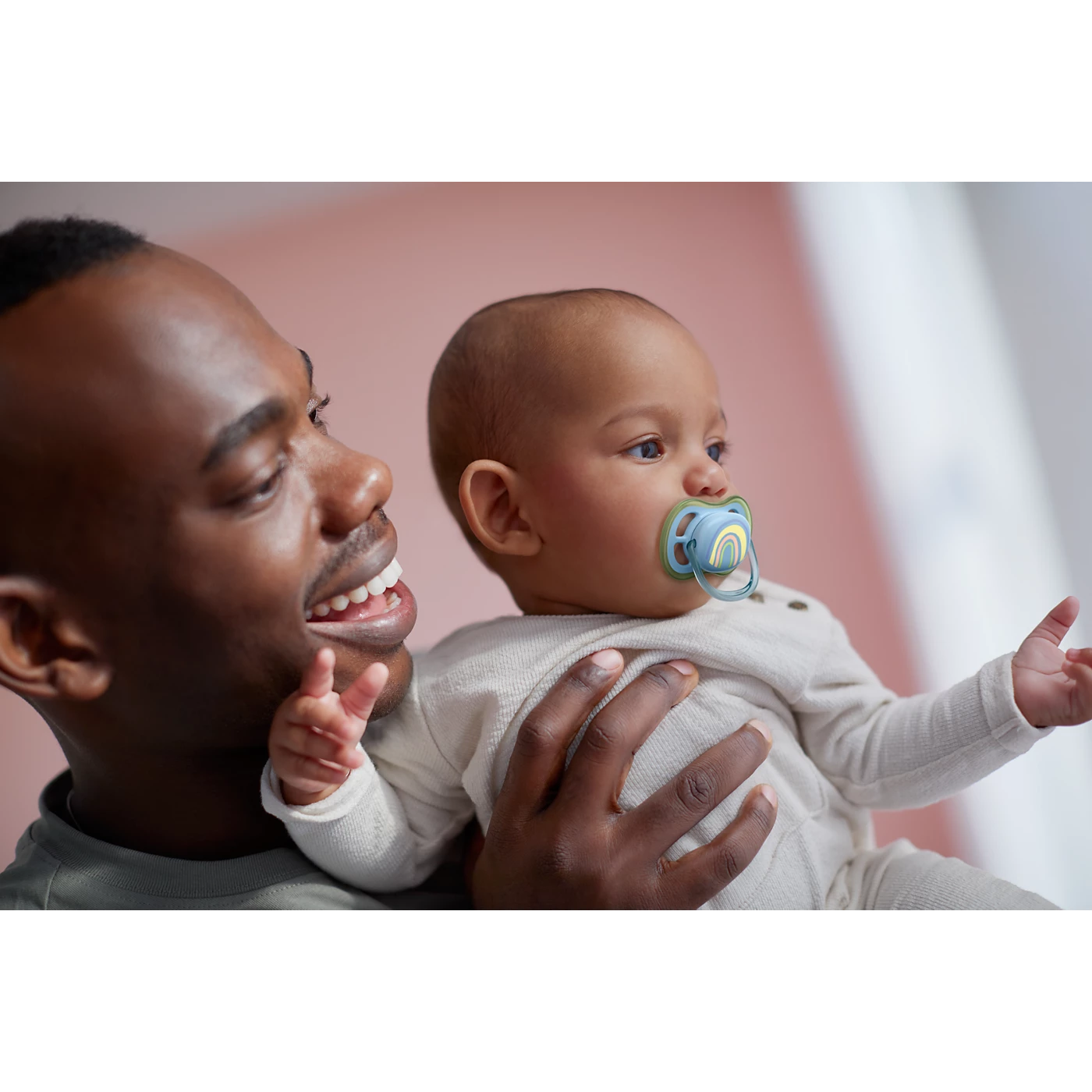 Ty ngậm thông khí Philips Avent Ultra air cho bé từ 0-6 tháng