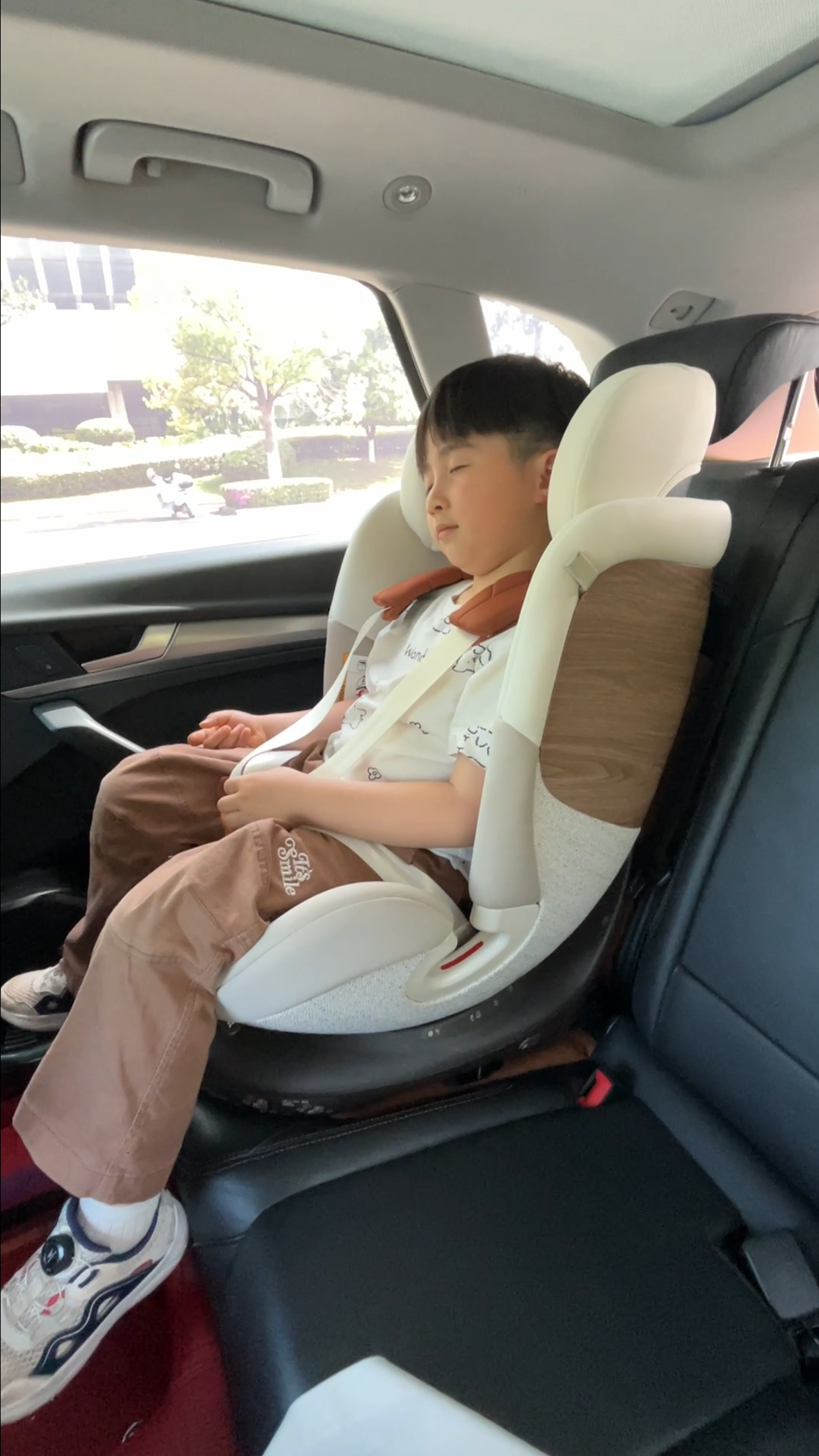 Maple&Co Nautilus Airflow Car Seat 0-7 Years