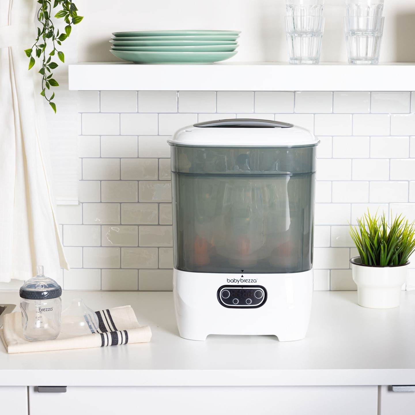 Máy tiệt trùng sấy khô Baby Brezza