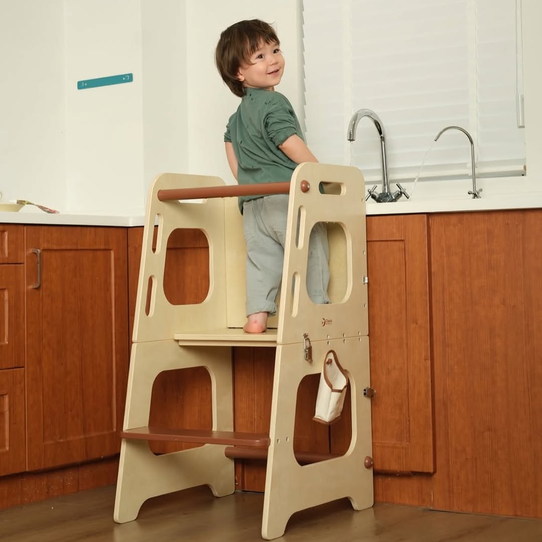 Đồ Chơi Tháp Đa Năng Biến Hình Thành Bàn Ghế Classic World - Convertible Helper Tower Table