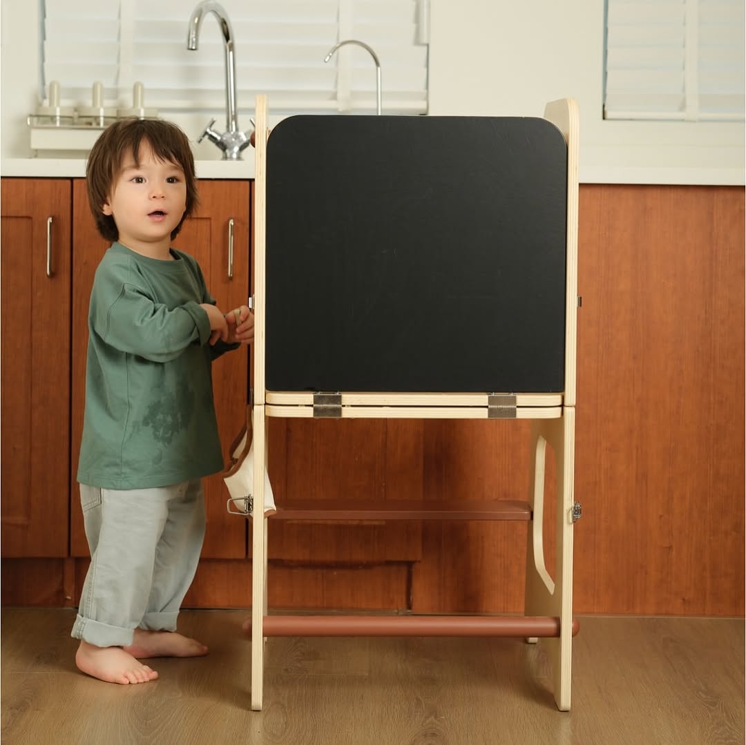 Đồ Chơi Tháp Đa Năng Biến Hình Thành Bàn Ghế Classic World - Convertible Helper Tower Table
