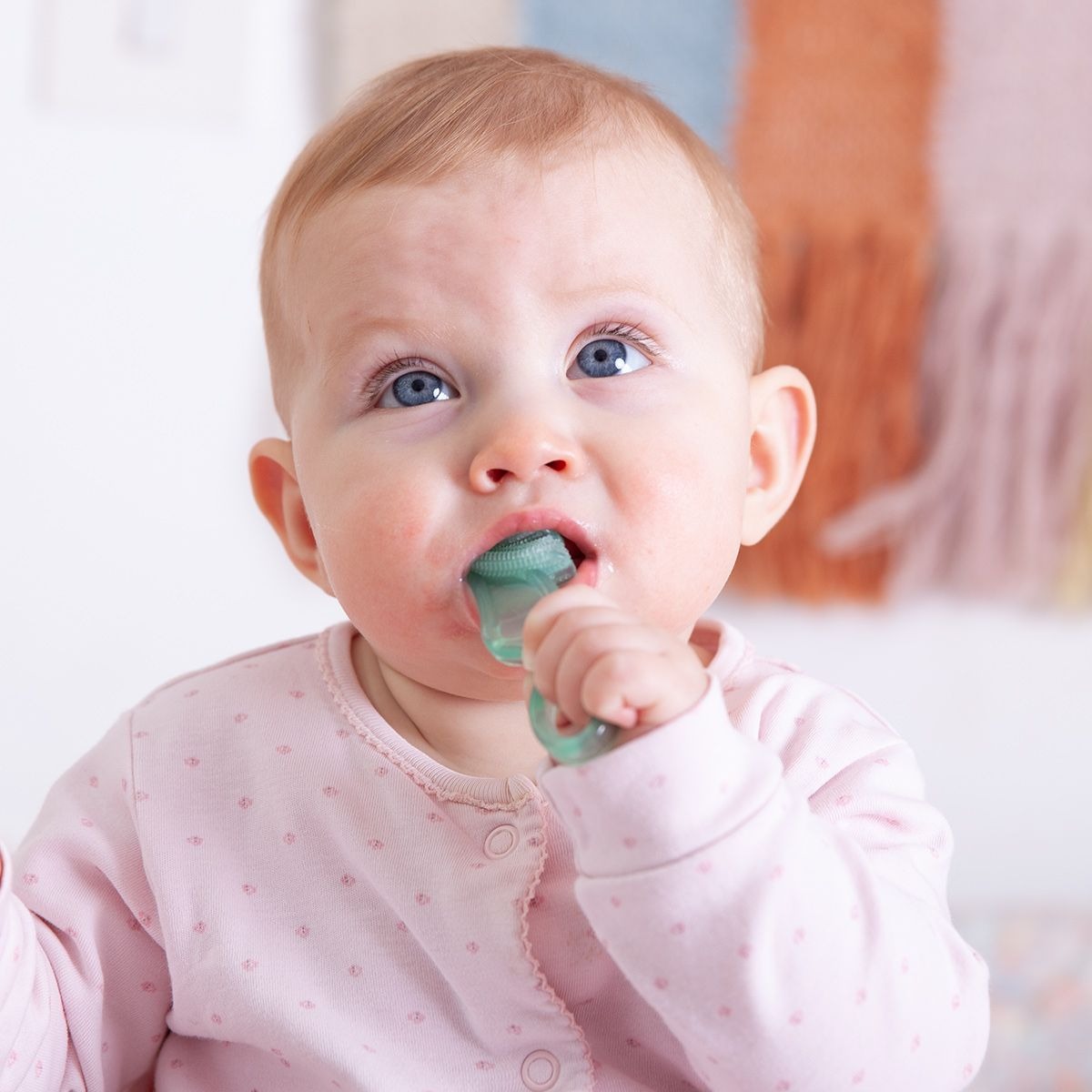 Brush-Baby Bộ 2 Bàn Chải Tập Đánh Răng Và Mát Xa Nướu Silicone Mềm Mại Cho Bé (10–36 Tháng)