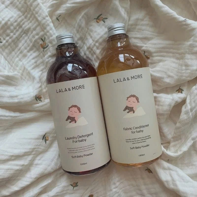 Nước Giặt Dịu Nhẹ LALA & MORE Cho Đồ Em Bé Hương Phấn Rôm Thơm Mát
